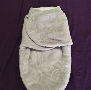 Baby swaddler